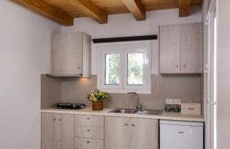 Restia Seaside Apartment II, 50m from Megas Gialos Beach - Foto 28