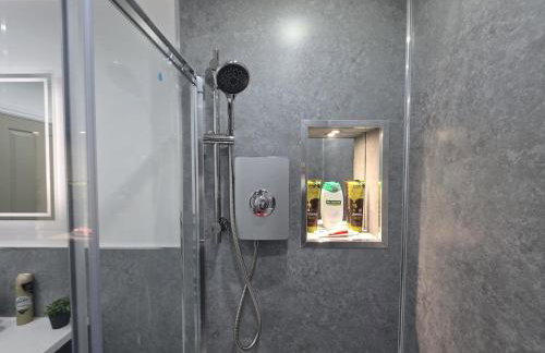 #18 Anfield 5 min walk Sleeps 7 4BR 5Bed 3Bathrms - Photo 50