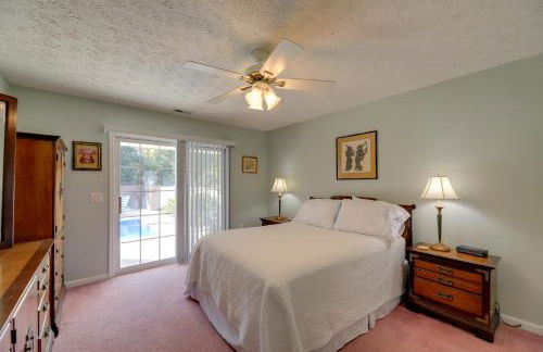 Pine Knoll Shores Getaway - Walk to Beach! - Foto 20