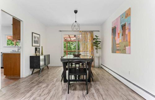 Relaxing River Retreat Near Moms Beach with Patio - Foto 3