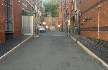 Mint drive 2 Beds With Secure Car Or Van Park w WiFi-Netflix No Deposit Required - Foto 54