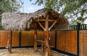 Tropical Escape Pool Jacuzzi Bar in Alvin TX - Photo 78