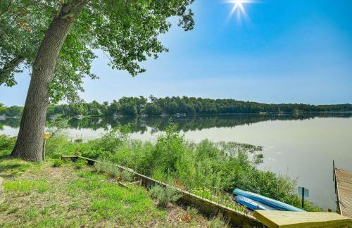 Private Island Home in Belding with Dock and Grill! - Foto 30