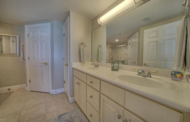 Cozy Condominium with Astonishing View from Spacious Balcony - Unit 0401 by RedAwning - Foto 24