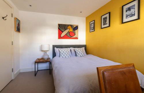 Stylish Family Home with Garden - Foto 25