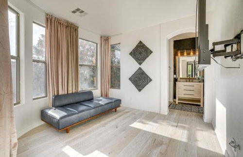 Relax Poolside! Home 6 Mi to Camelback Ranch - Foto 7