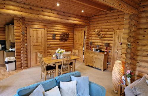 Laura's Lodge Hot Tub Log Cabin, Felmoor Park, Morpeth, Northumberland - Photo 25