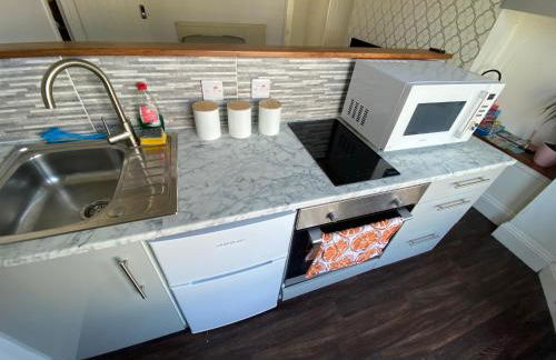 The Walnut Suite lovely one bedroom flat in Stoke. - Foto 9