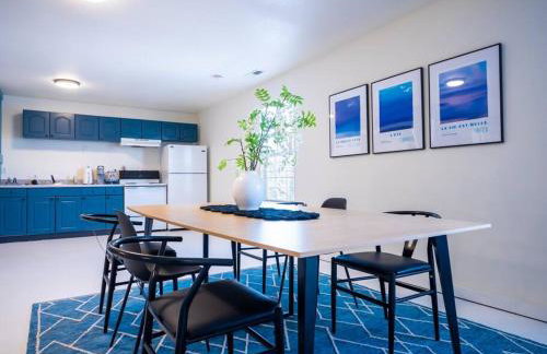 [L] House of Blues minutes KU/Mass & Shopping - Photo 25