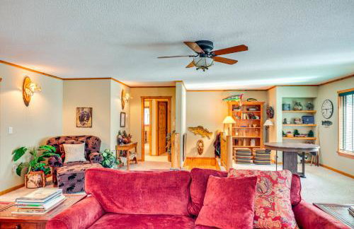 Lake Tomahawk Fall Retreat with Foliage and Lake Views - Photo 12