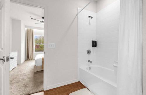 3 BD 2 BA Lucaya Village 13-102 - Foto 21