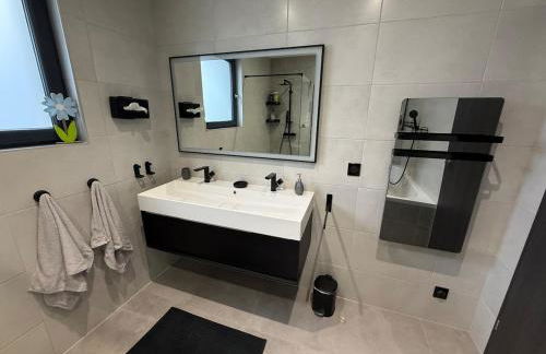 Villa Chipie neuve & grand standing ! - Photo 76