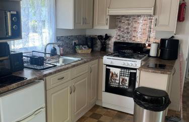 The Squirrel's Nest Stylish Modern Caravan Stay - Foto 25