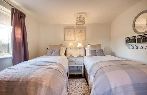 Hollyhocks 2 Bedroom House with Extra Sleeping Option - Wiltshire - Foto 6