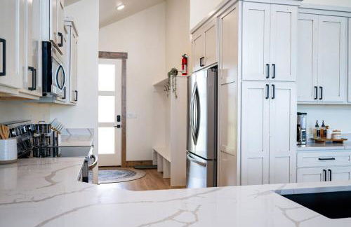 Blackbeary Cabin Bear Lake Views Hot Tub Occ 21 - Foto 14