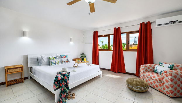 Spacious 4BR Villa Private Pool Cozy Location - Foto 3, Habitación