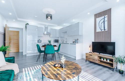 Heart of Didsbury Luxury 2 Bed Apartment by HASS HAUS - Photo 1