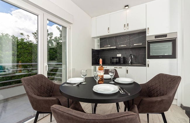 Modern Apartments With Private Balcony Kaštel Novi - Foto 48