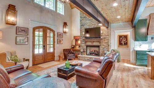 Luxurious Clarkesville Cabin with Decks and Fire Pit - Foto 4