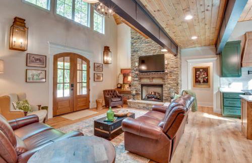 Luxurious Clarkesville Cabin with Decks and Fire Pit - Foto 4