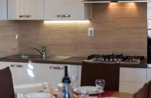 Holiday apartment Angelina with Seaview and swimming pool - Photo 14