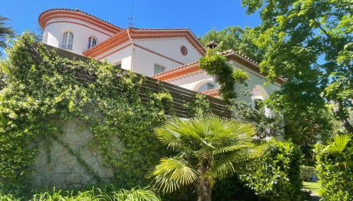 Espectacular Casa Chateau en el centro de Olot - Foto 4, Garden