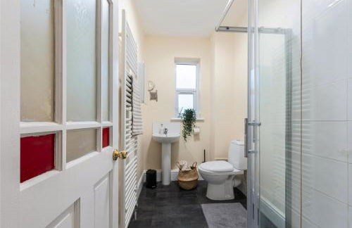 Spacious 6-Bed with Pool Table Desks in every room - Foto 50