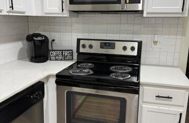 Spacious 3 bedroom 2 bath home in Downtown - Foto 22