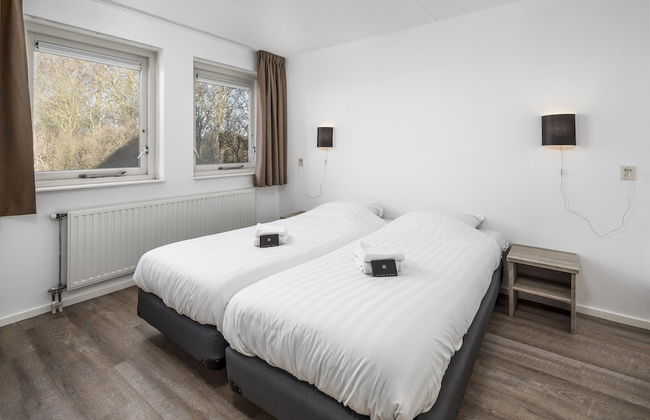 Restyled Bungalow With 2 Bathrooms, Near the Beach - Photo 4