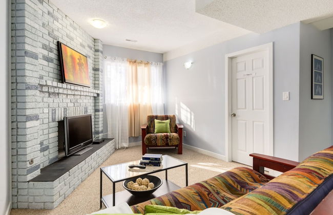 4 Bedroom Suite in Calgary - Photo 9