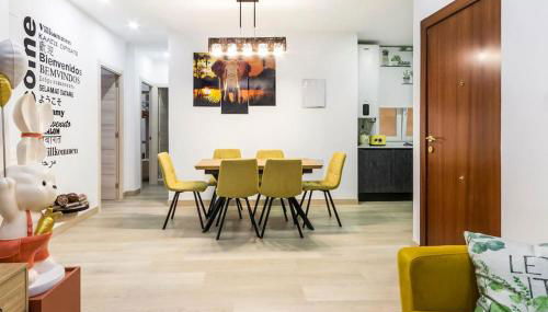 LUJO Parking, Proyector, Maquinita y Patinetes - Foto 2