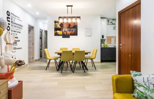 LUJO Parking, Proyector, Maquinita y Patinetes - Foto 2