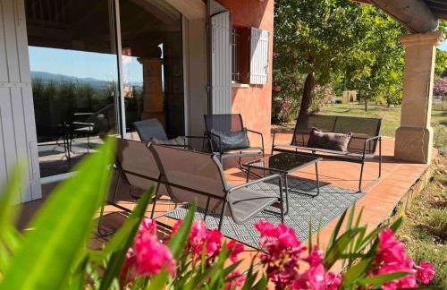 Proche Roussillon, La villa rouge Luberon, piscine chauffée, climatisation et vue Luberon - Foto 9