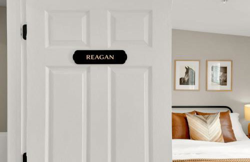 Luxury 4-BR with Free Parking in Heart of DC - Steps to Metro - Photo 36