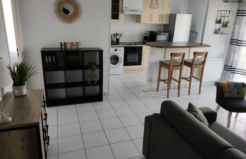 ORBIS - "L'Aquitaine" - Spacieux et joli appartement de 2 à 4 personnes - Parking - WiFi - Terrasse - Photo 1