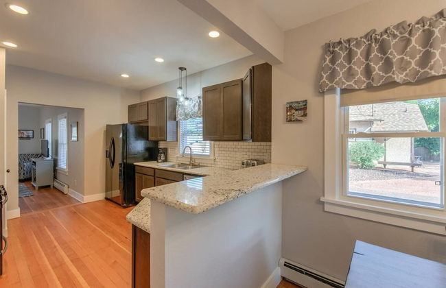 Couple's Mountain Getaway Close to Everything! - Foto 20