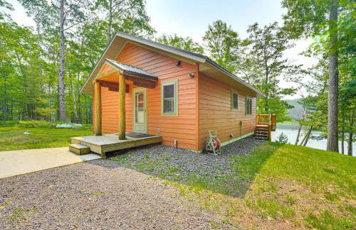 Four-Season Lake Cabin with Canoe and Paddle Boat! - Foto 35