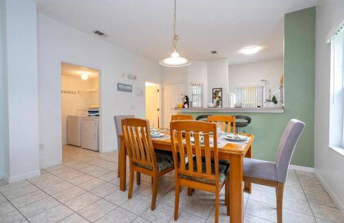 Cozy 3Bed Townhome 8 Miles from Disney 1123 - Foto 39