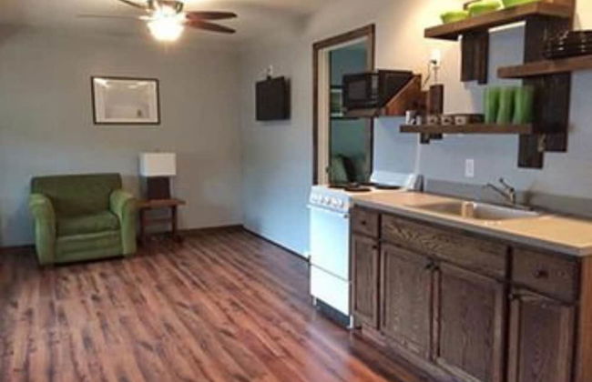 Calm Waters Cabin Resort - Photo 8