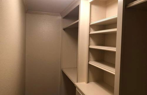 Crosby Backyard Oasis with Weekday Specials! - Foto 5