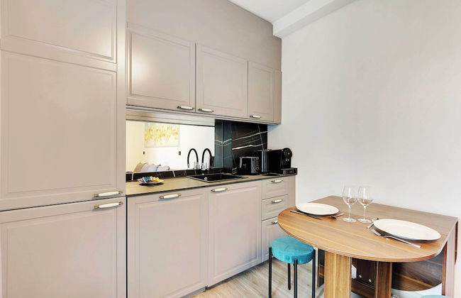 Modern Apartment With Balcony - 2br/6p- Roquette - Foto 7