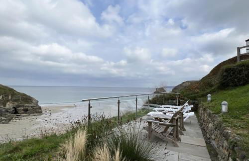 UPPER BEACH HOUSE - Photo 6