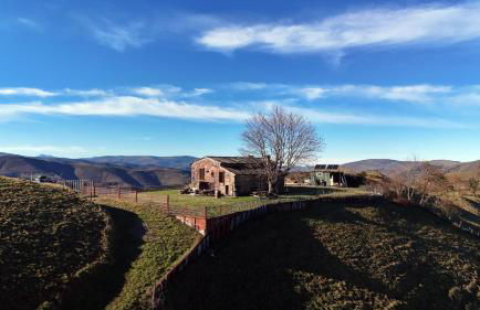 La cabaña mirador de los Valles Pasiegos - Foto 9
