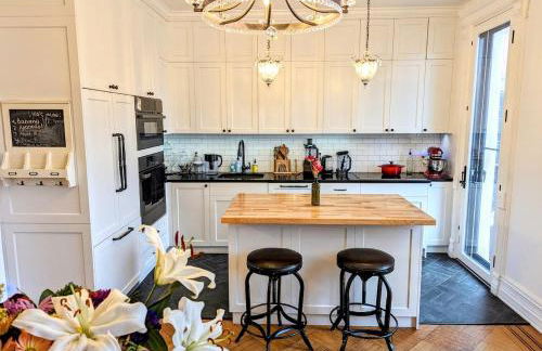 Luxury duplex in 1880s brownstone w private garden - Foto 45