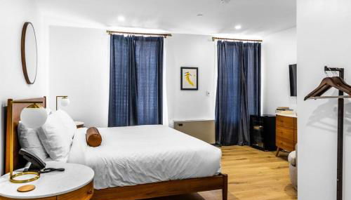 Historic Hotel, King Bed, Fast WiFi, Room # 104 - Photo 2