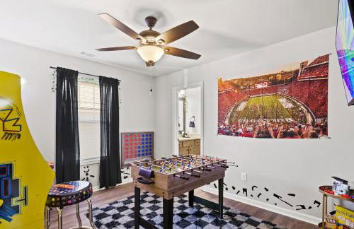 13 mins to Downtown & Stadium - Game Room - Game Day - Foto 56