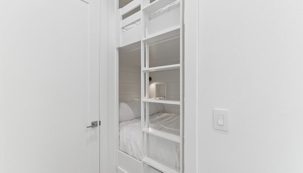 Emerald Sunset by Avantstay 9bdr Villa Pool+game Room+rooftop+walk to Beach - Foto 3, Habitación