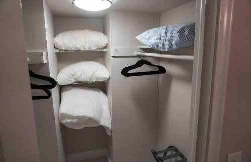 Comforts of Home in Updated Condo by the Beach - Foto 11