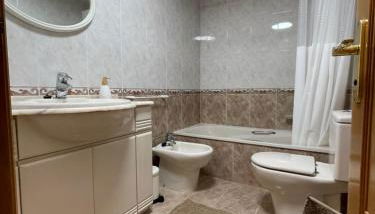 Paz4 Moraira Centrum-Zeezicht - Photo 5, towels, Shower