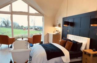 Luxury Romantic Bolt Hole - Photo 15